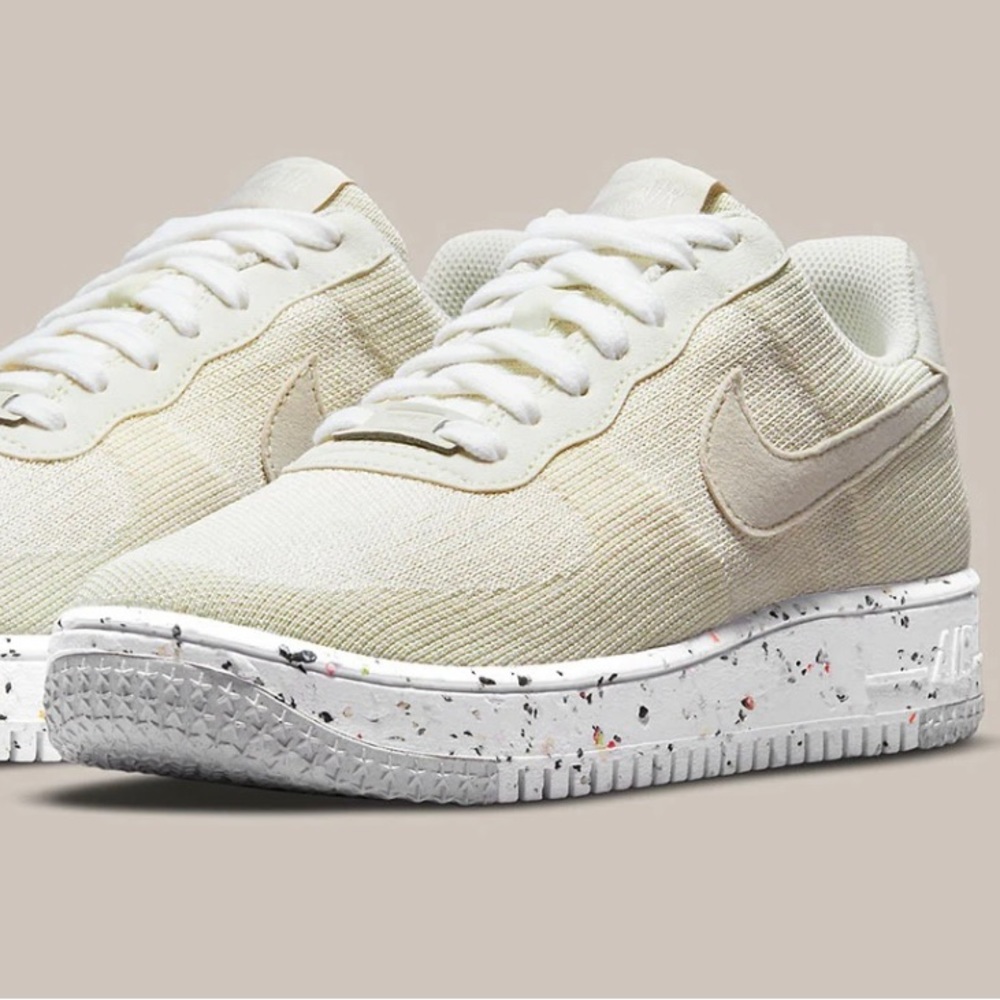 Women Nike AF1 size 6